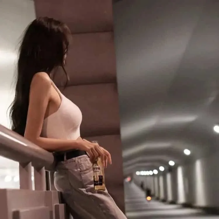 压抑惊悚经典《鬼水怪谈》高清在线：水箱里到底藏着什么？日式氛围恐怖的极致体现