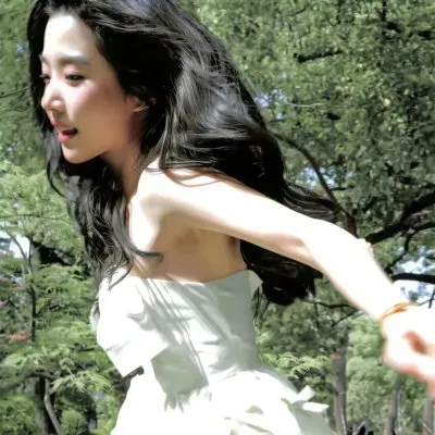 宫崎骏治愈童话《魔女宅急便》国日双语：骑着扫帚的13岁小魔女，每个女孩成长的必经之路