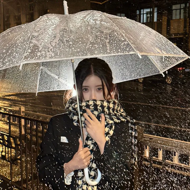 李沧东高分文艺神作《诗》高清在线：得了阿尔兹海默症的奶奶，在罪恶与美丽中写下最后的诗